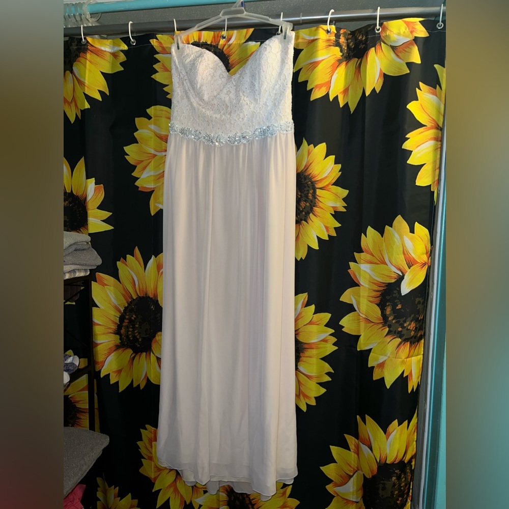Size 18 speechless dress